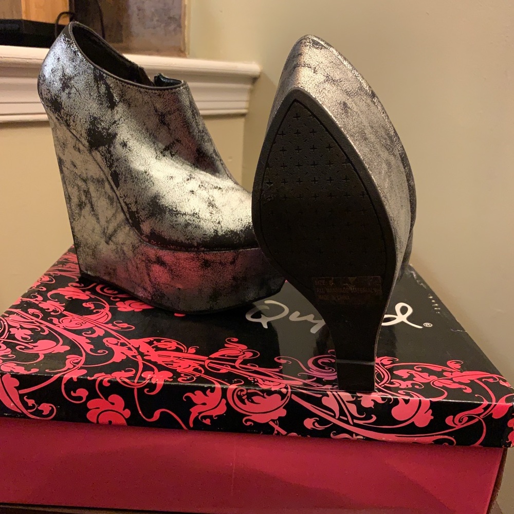 Silver Platform Wedge